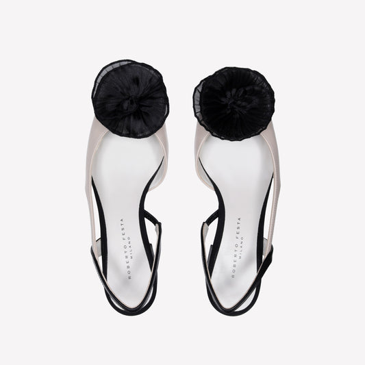 SLINGBACK IN PELLE BICOLORE CON FIORE IN TULLE ANTONIE - Bianco_nero | Roberto Festa